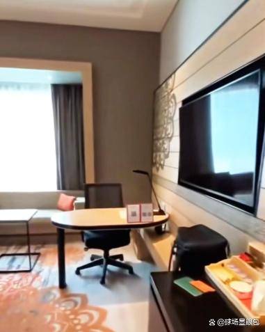 乒乓球亚锦赛变荒野求生比赛场地惊现青蛙？现场环境令人担忧