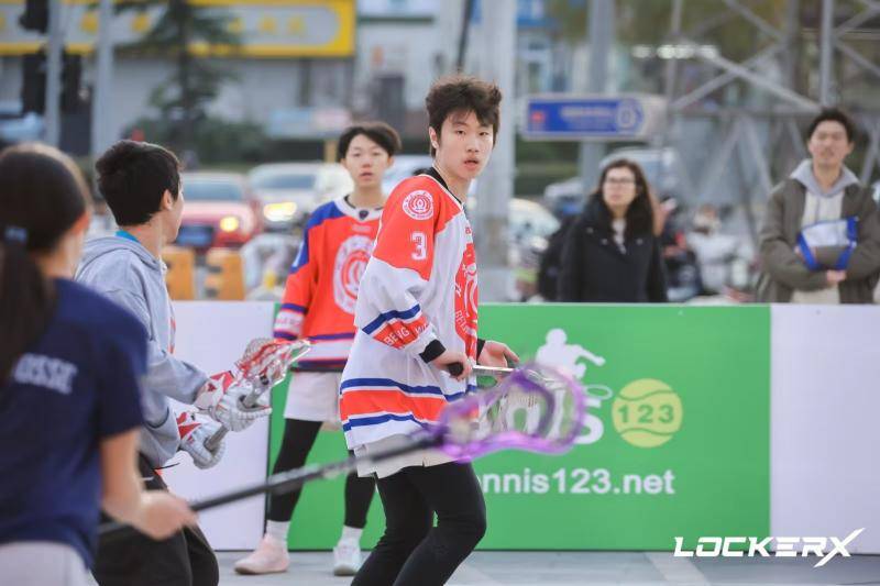 kaiyun-“2025百城百戰(zhàn)棍网球(qiú)推介(jiè)會(huì)暨洛克赛三人(rén)制棍网球(qiú)挑戰(zhàn)赛”在京落幕