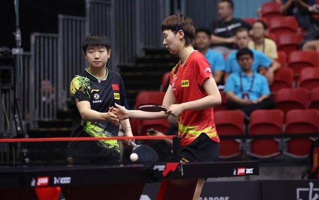乒乓球总决赛：女双4强出炉！陈梦会师孙颖莎，世界第一爆冷输球