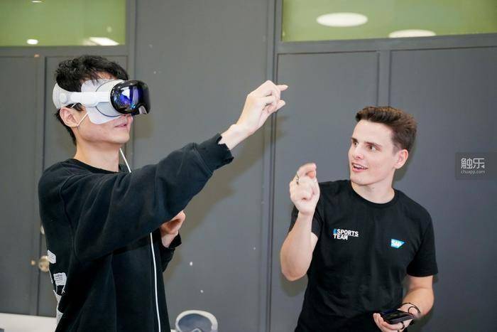 AI能帮你赢下一场电竞比赛吗？