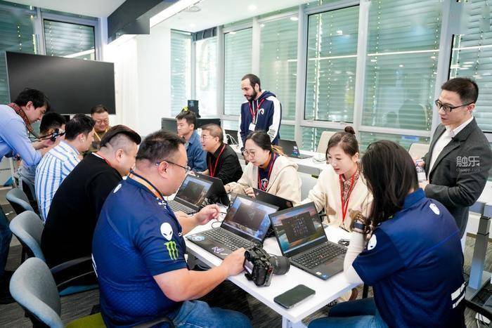 AI能帮你赢下一场电竞比赛吗？