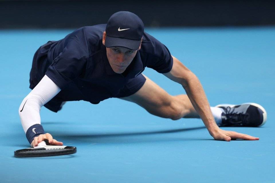 开云体育在线-中网第8比(bǐ)赛日看点：辛纳决赛战黑馬(mǎ)新星(xīng)，斯(sī)瓦(wǎ)泰克領(lǐng)衔沖(chōng)八强