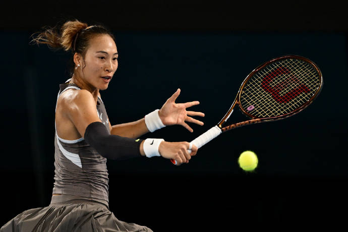 澳网零热身？郑钦文参加两场表演赛！