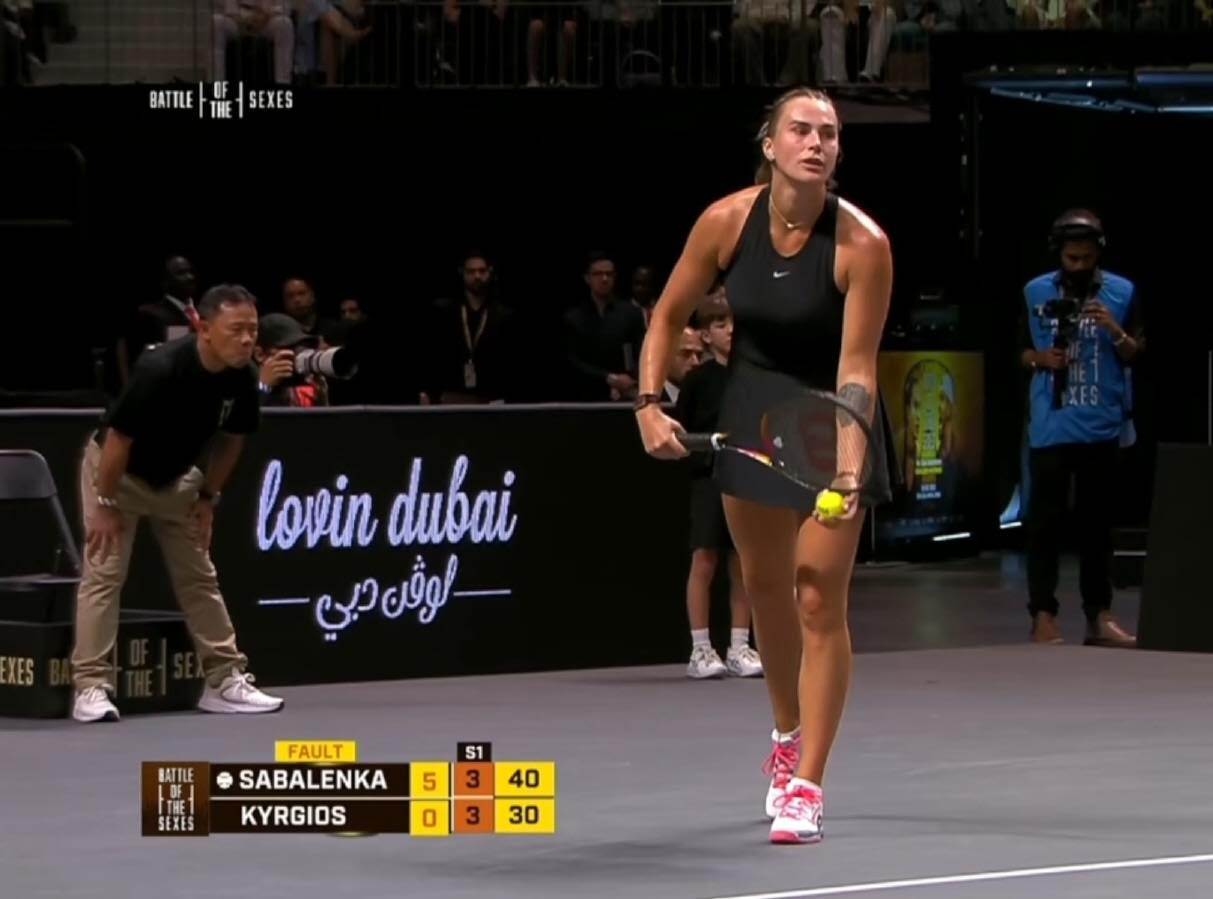 萨巴惨败输掉性别大战，网友笑称椰子特意控分男女网球是两项运动