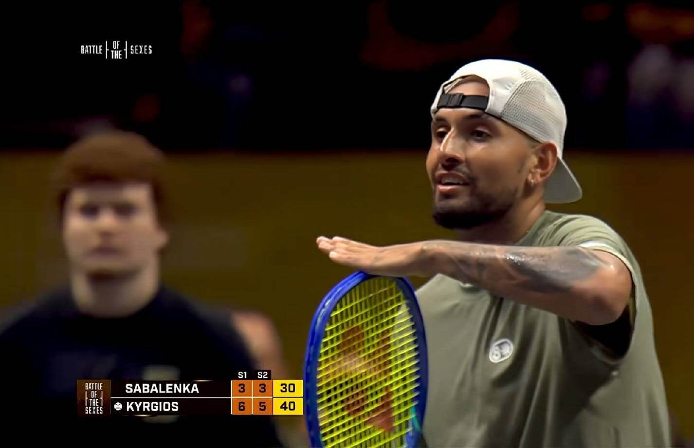 萨巴惨败输掉性别大战，网友笑称椰子特意控分男女网球是两项运动