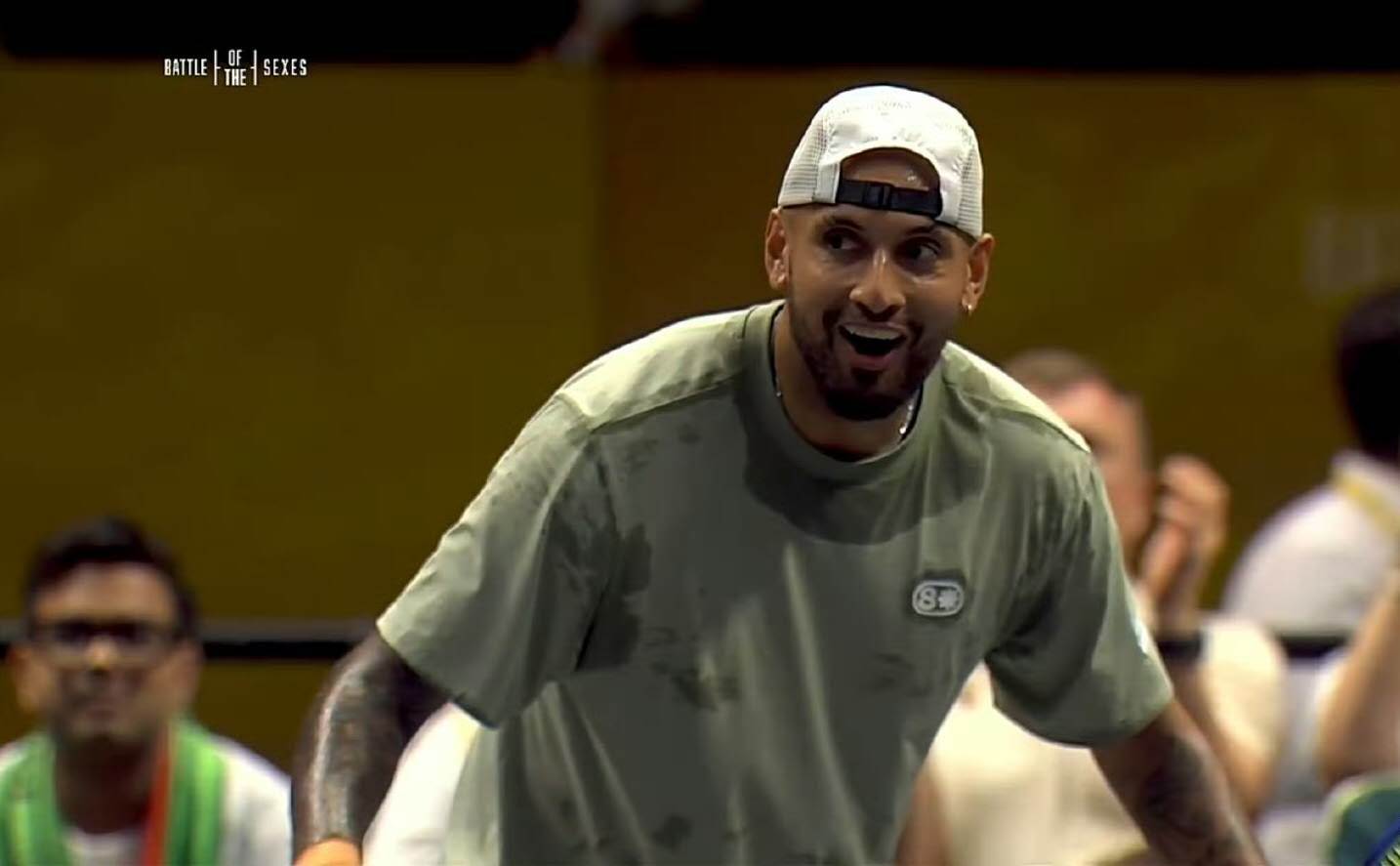 萨巴惨败输掉性别大战，网友笑称椰子特意控分男女网球是两项运动