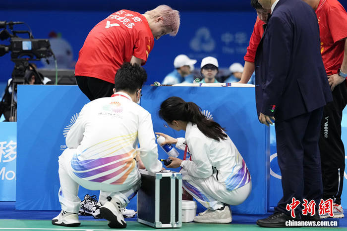 开云-（粵(yuè)港(gǎng)澳全運(yùn)会）羽毛球名将石宇(yǔ)奇退出十五運(yùn)男子单打比赛