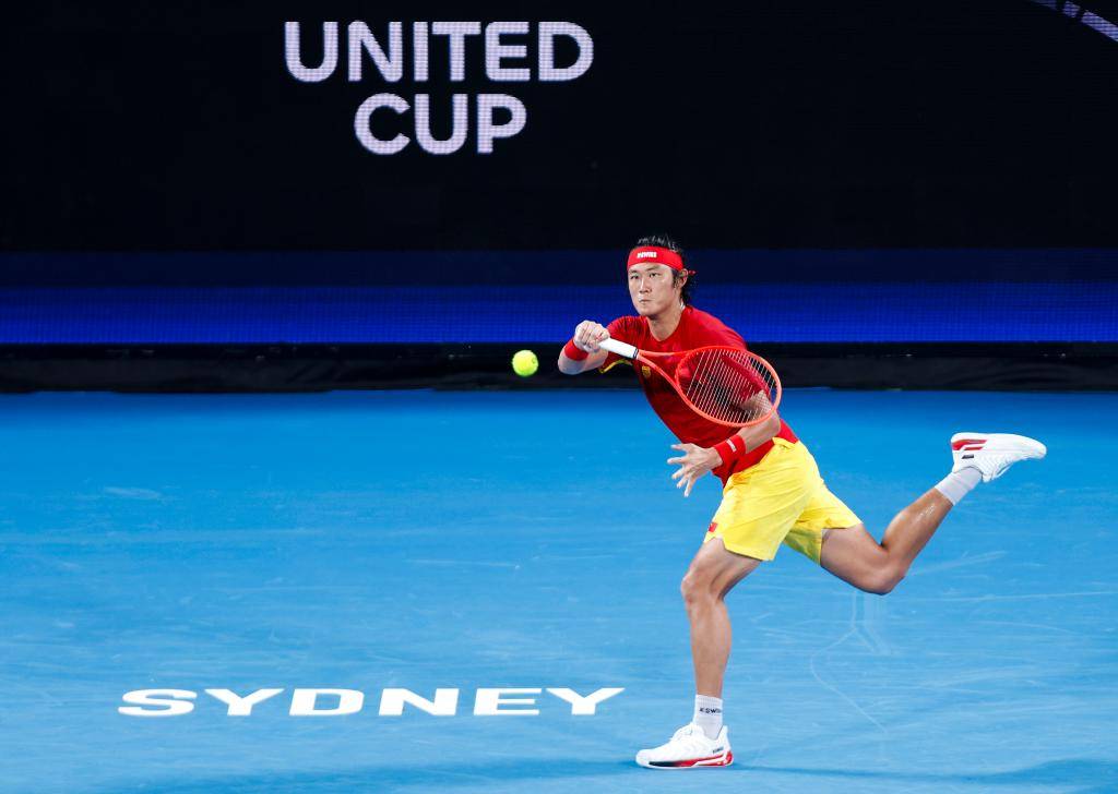 网球联合杯-中国0-3加拿大 朱琳遭逆张之臻开局被破发