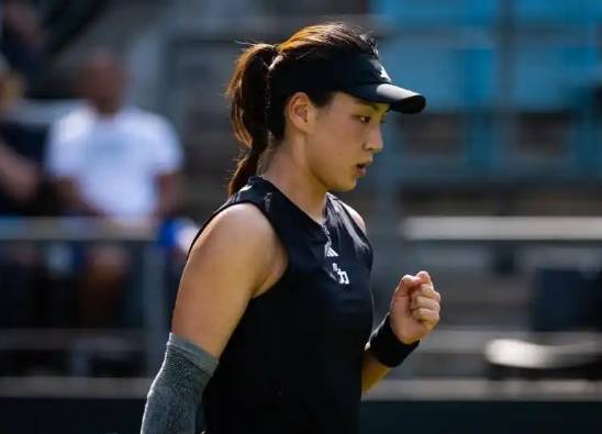 开云体育在线-澳网最新戰(zhàn)报！王(wáng)欣瑜(yú)挽救(jiù)破发点保发：首盘2记ACE，3-4落后！